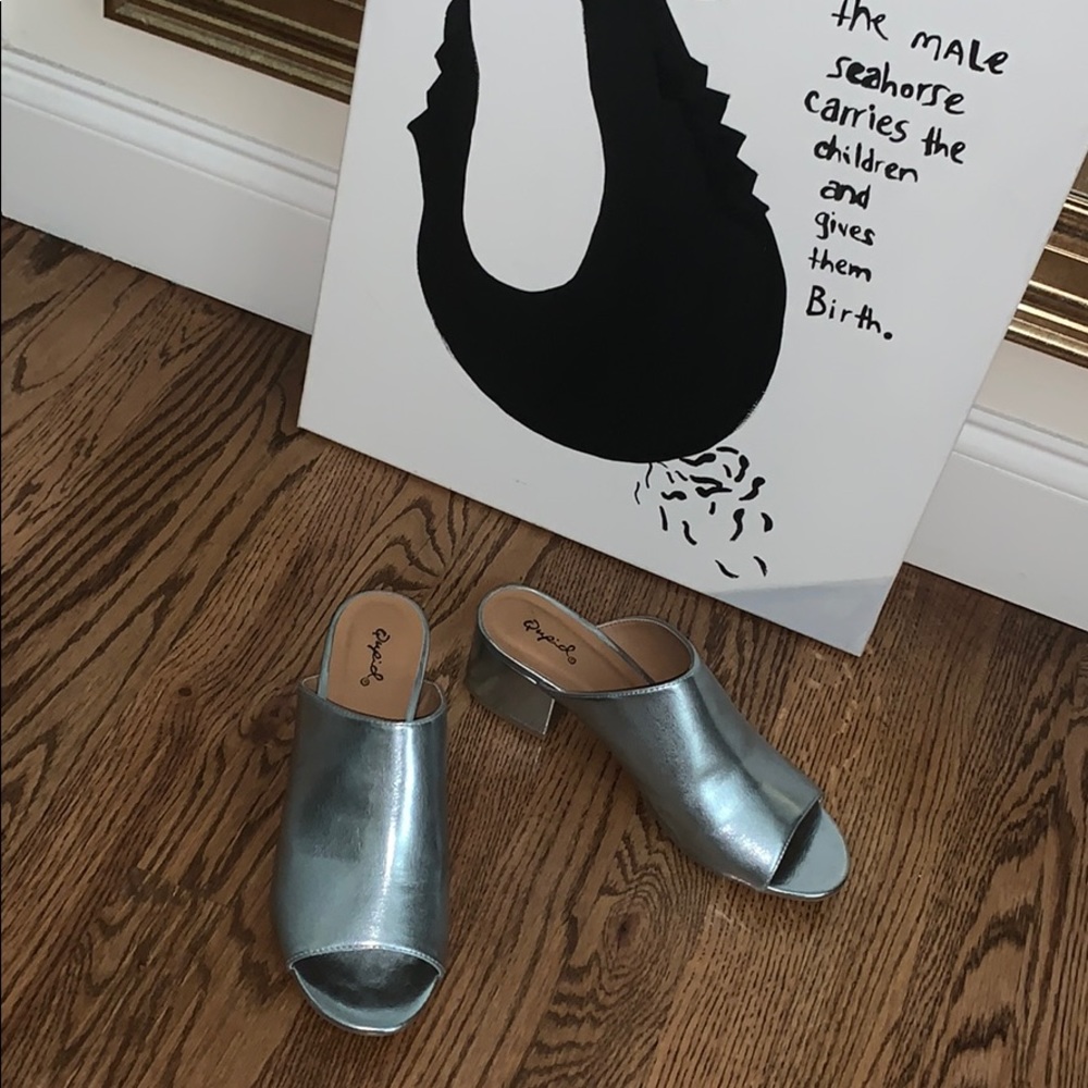 Qupid Sandals